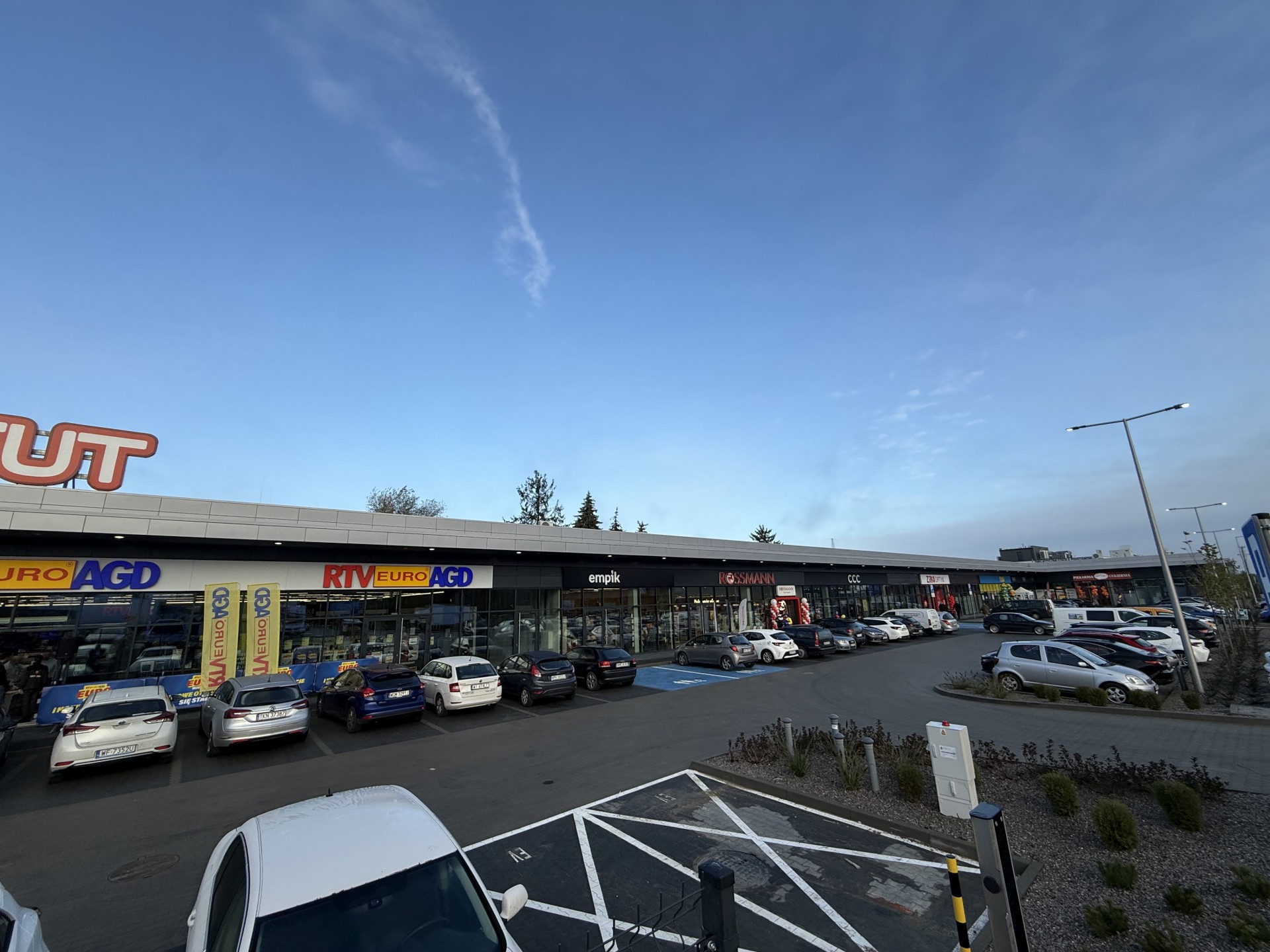 Atut Ożarów Center Now Open!